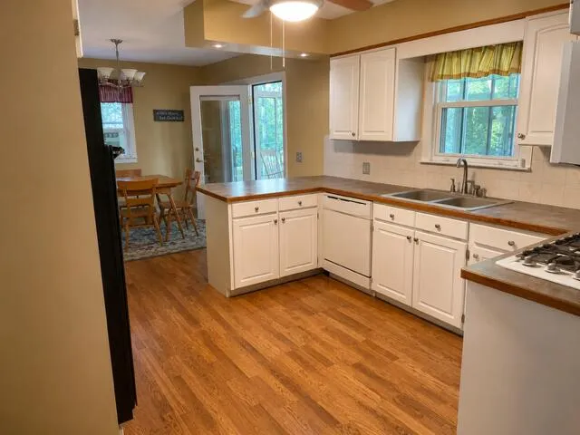 8310 Mccords Avenue SE Alto, MI 49302