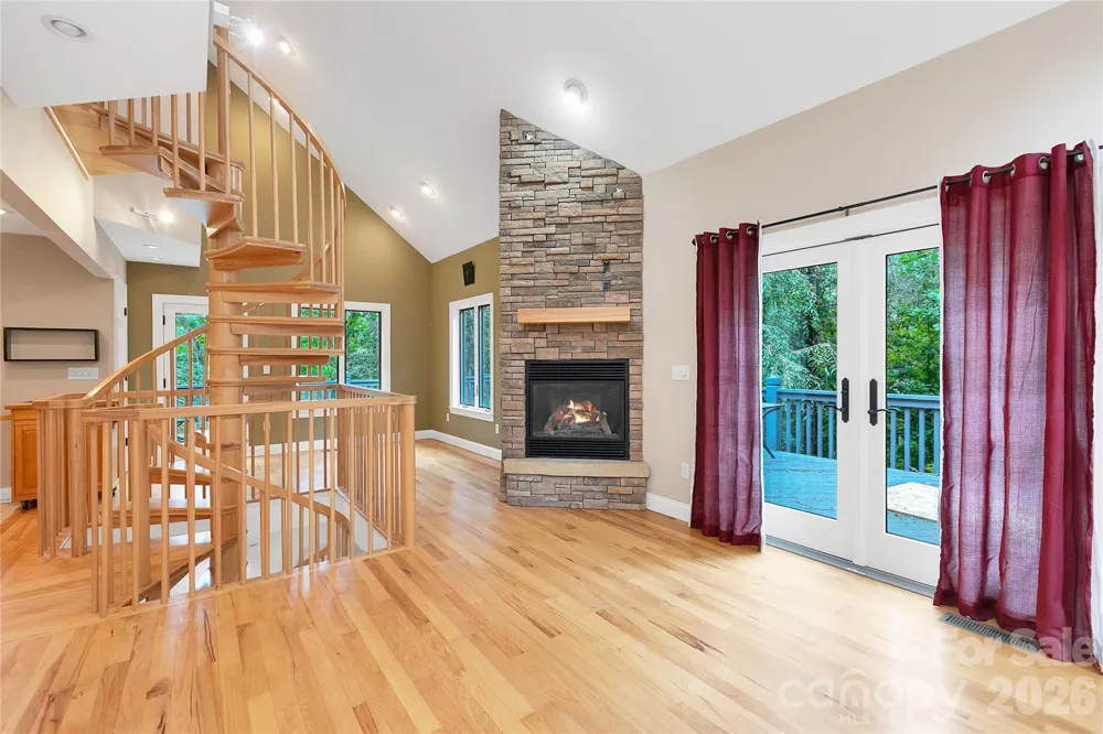 72 Memory Lane Brevard, NC 28712