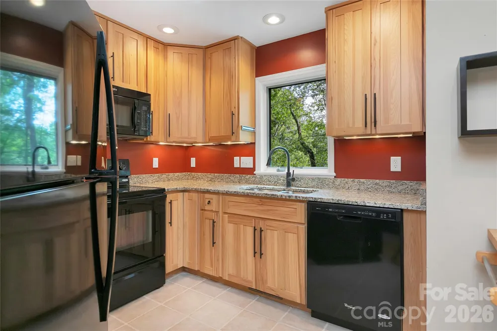 72 Memory Lane Brevard, NC 28712