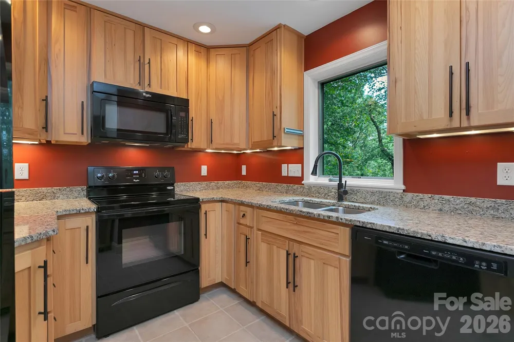 72 Memory Lane Brevard, NC 28712