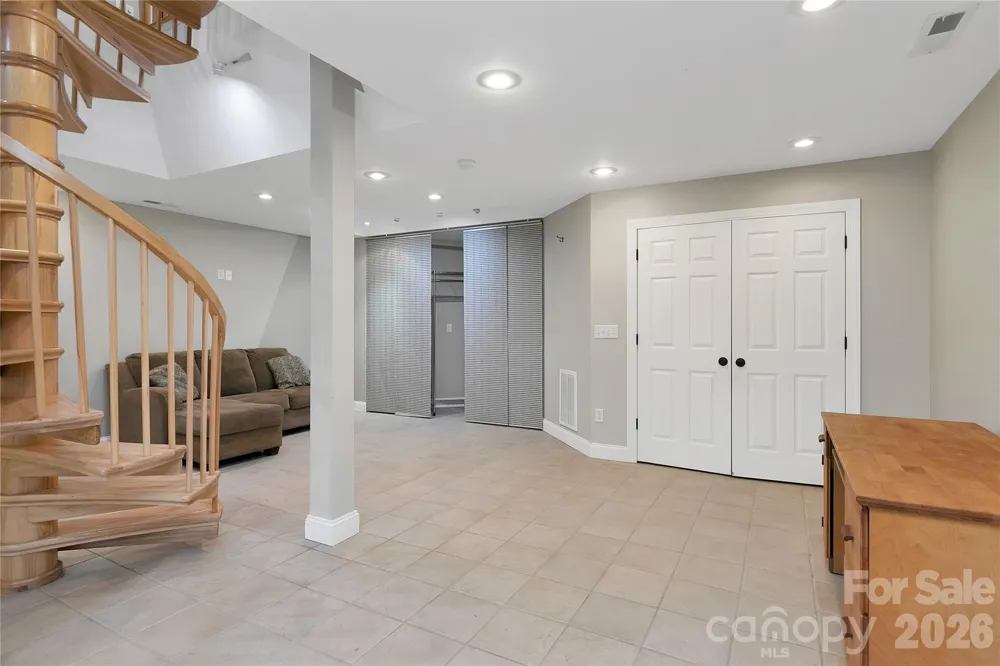 72 Memory Lane Brevard, NC 28712