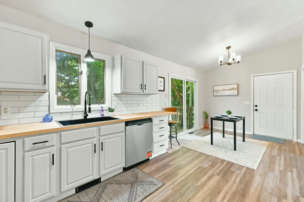 2046 Roberts Road Muskegon, MI 49445