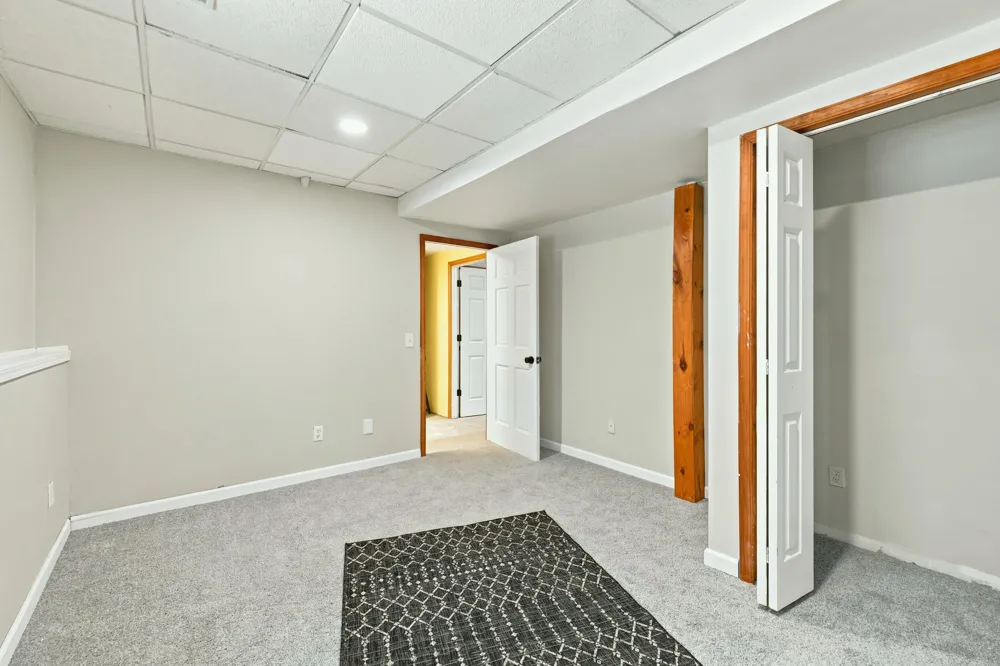 2046 Roberts Road Muskegon, MI 49445