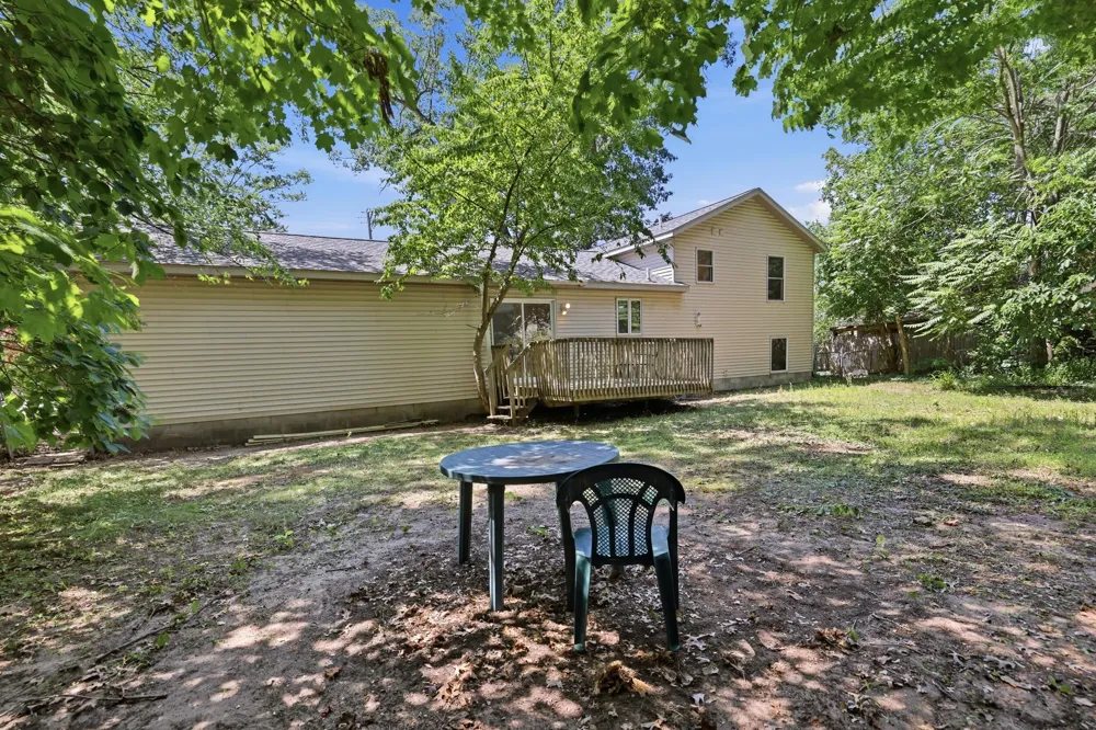 2046 Roberts Road Muskegon, MI 49445