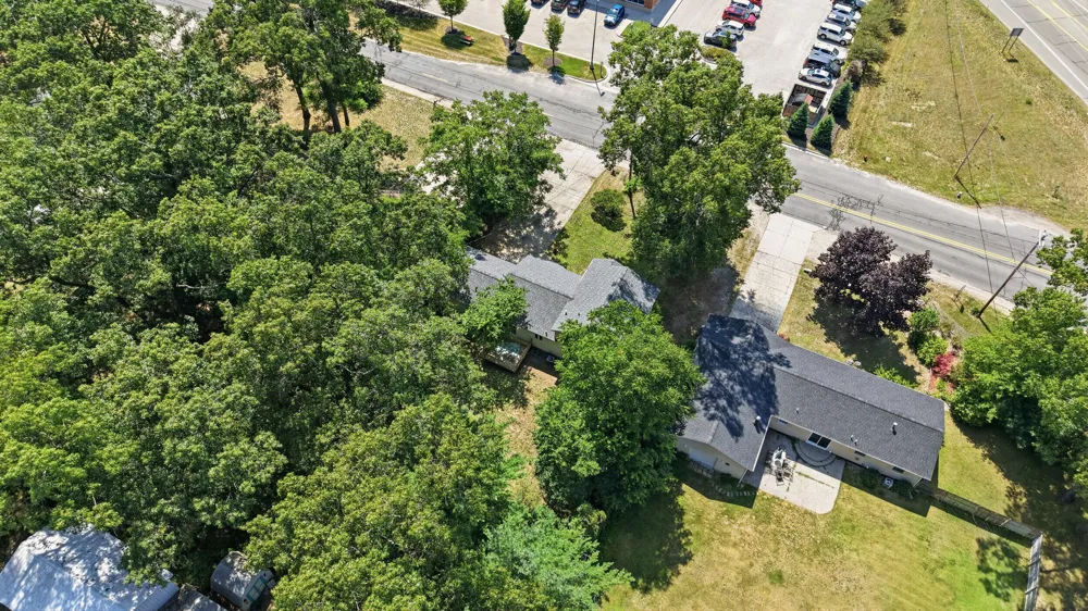2046 Roberts Road Muskegon, MI 49445