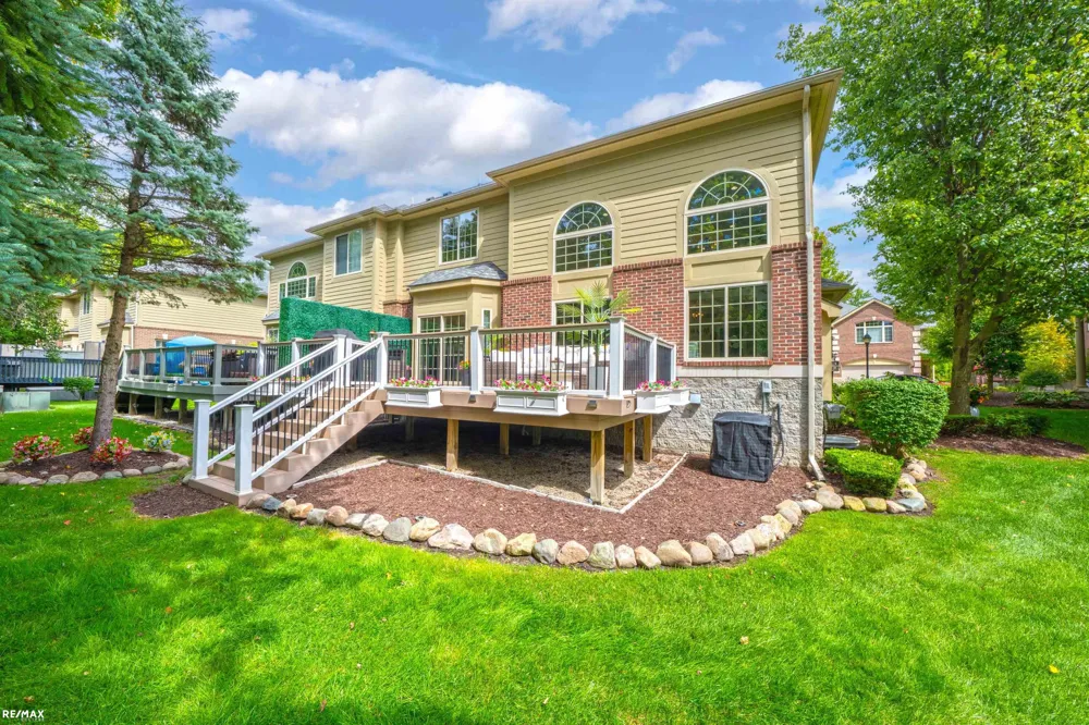 53183 Celtic Drive Shelby Charter Township, MI 48315