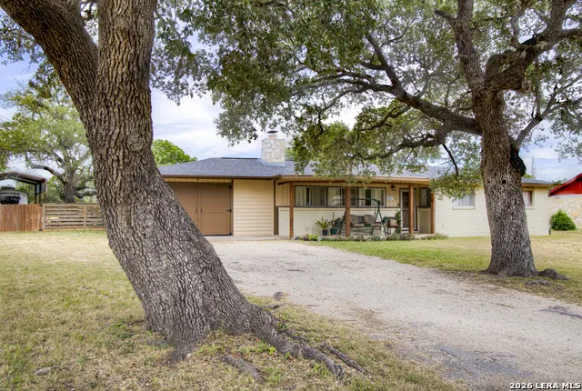 117 HILLTOP DR Kerrville, TX 78028
