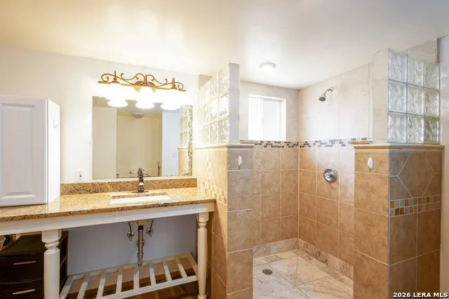 117 HILLTOP DR Kerrville, TX 78028