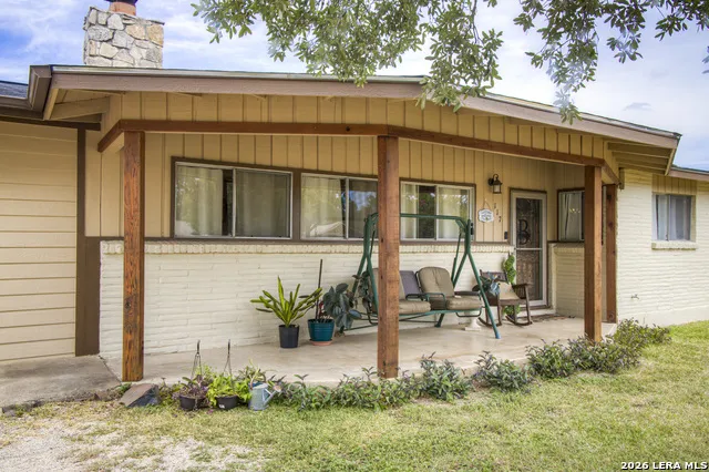 117 HILLTOP DR Kerrville, TX 78028