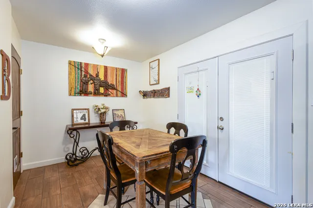 117 HILLTOP DR Kerrville, TX 78028