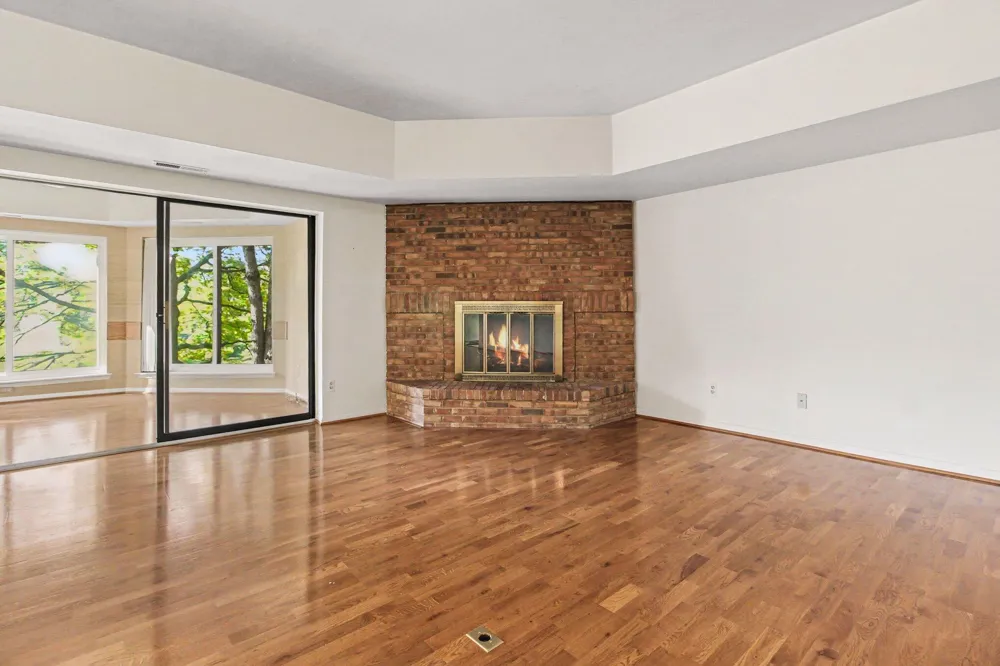 2115 Nature Cove Court #203 Ann Arbor, MI 48104