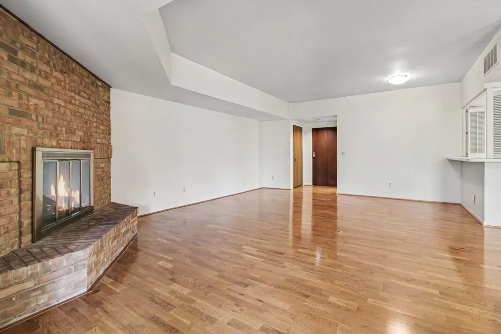 2115 Nature Cove Court #203 Ann Arbor, MI 48104