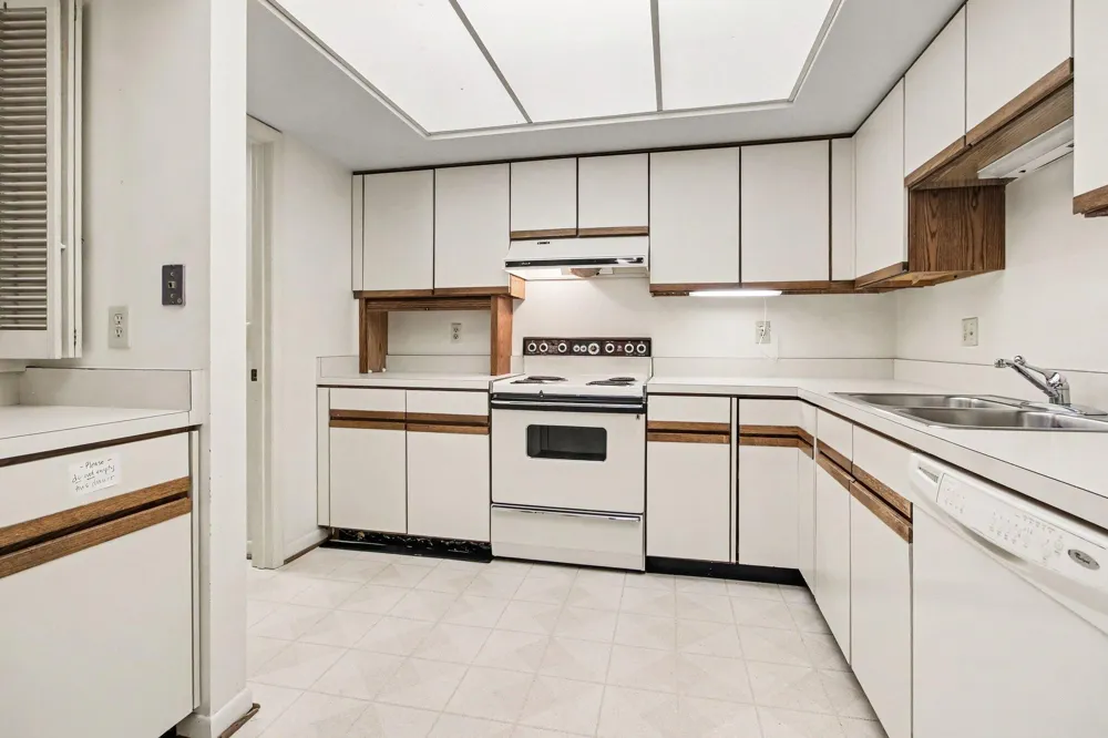 2115 Nature Cove Court #203 Ann Arbor, MI 48104