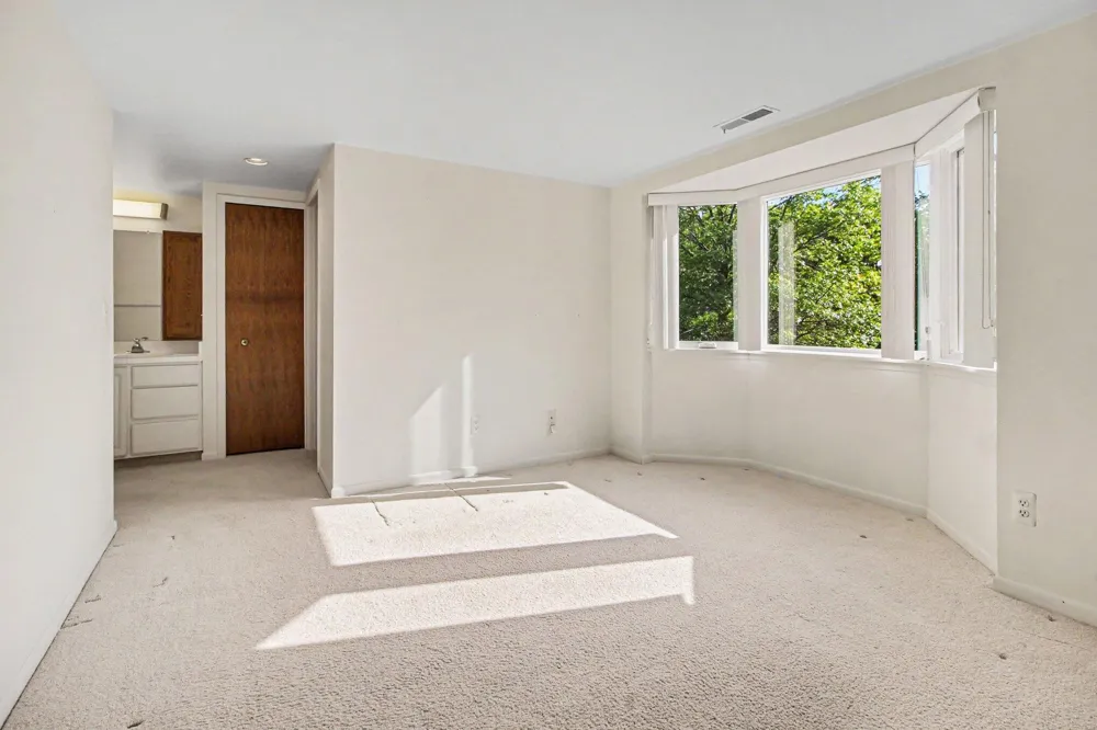 2115 Nature Cove Court #203 Ann Arbor, MI 48104
