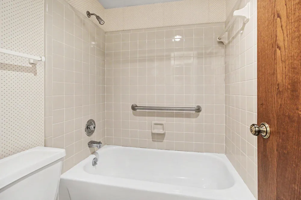 2115 Nature Cove Court #203 Ann Arbor, MI 48104