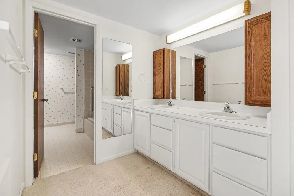 2115 Nature Cove Court #203 Ann Arbor, MI 48104