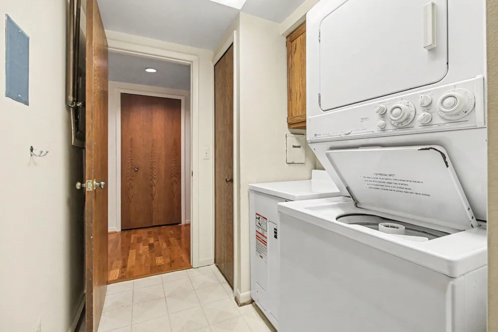 2115 Nature Cove Court #203 Ann Arbor, MI 48104