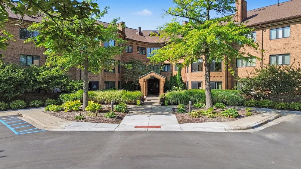2115 Nature Cove Court #203 Ann Arbor, MI 48104