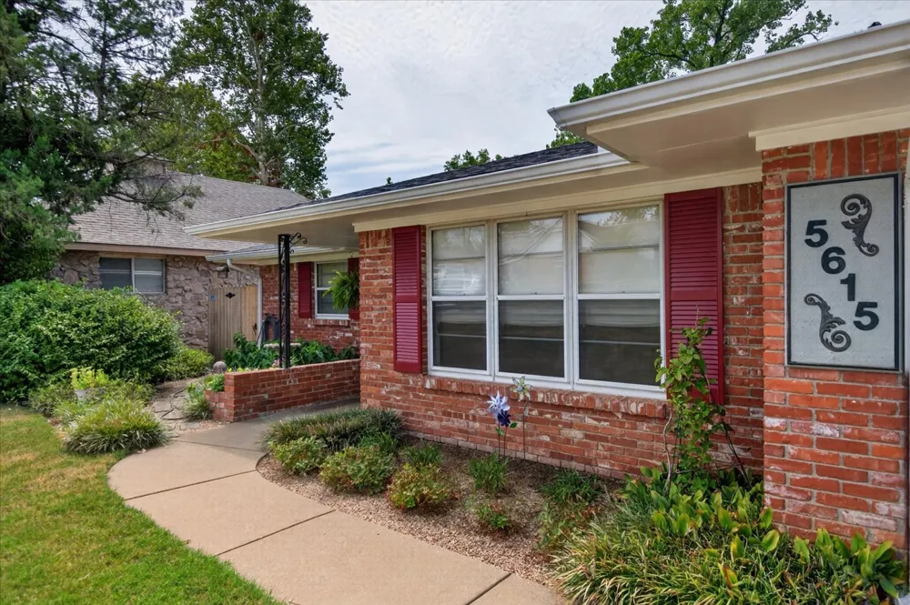 5615 Harvard Drive Bartlesville, OK 74006