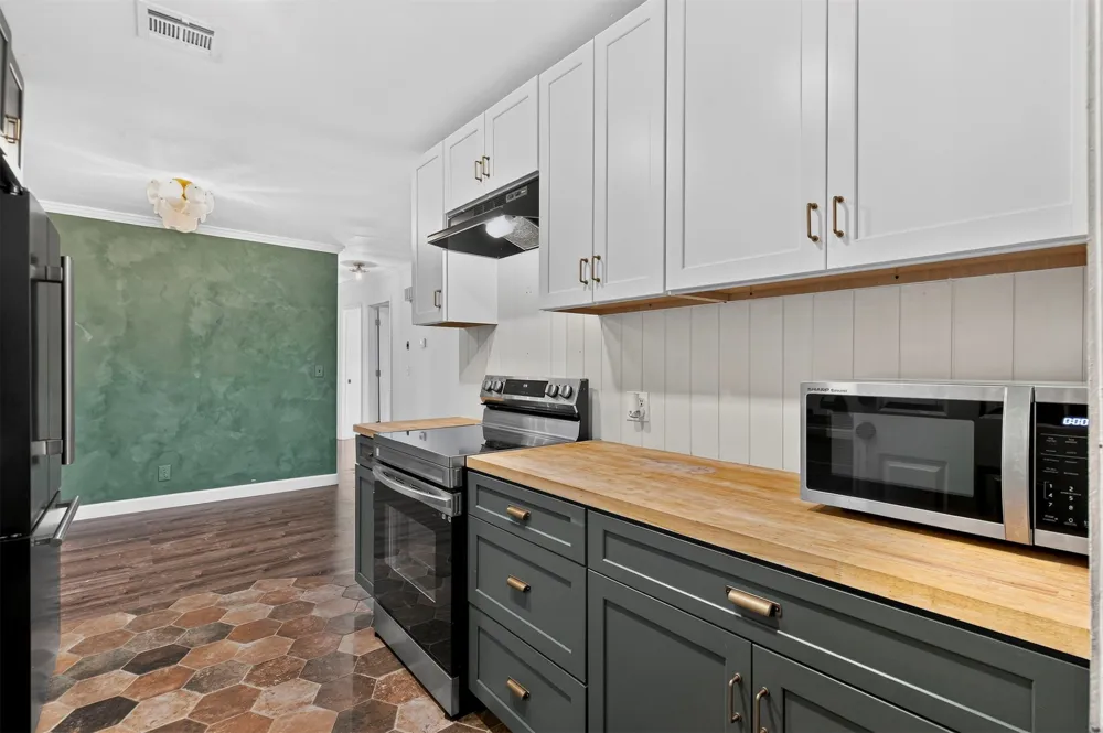2127 W 46th Place Tulsa, OK 74107