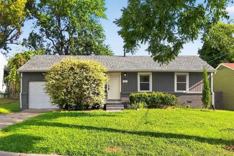 2127 W 46th Place