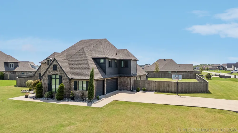 1914 E 172nd Street S Mounds, OK 74047