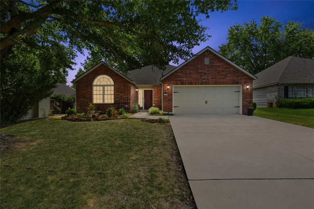 8910 E 100th Place Tulsa, OK 74133