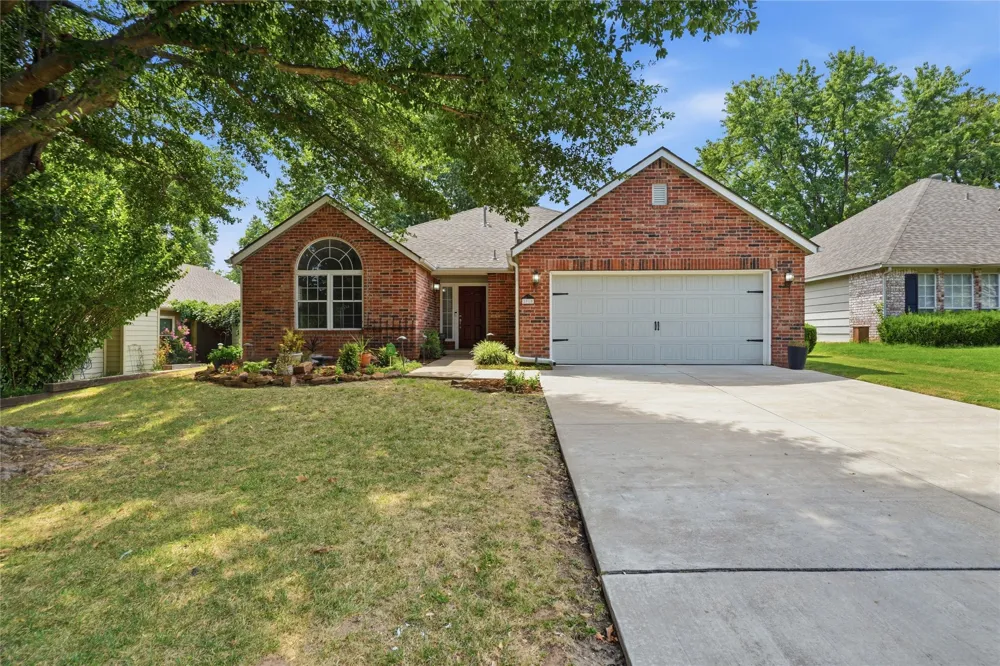 8910 E 100th Place Tulsa, OK 74133