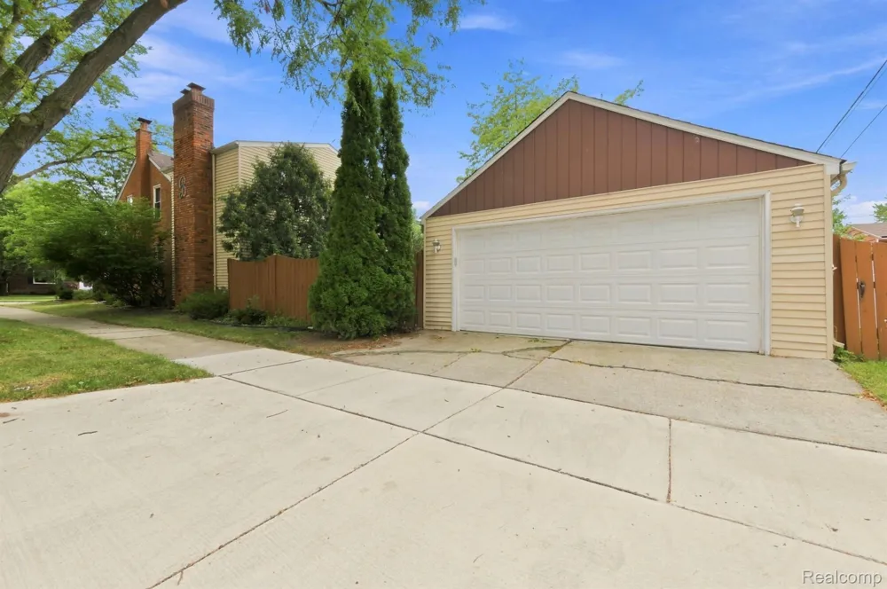 13200 Mercier Street Southgate City, MI 48195