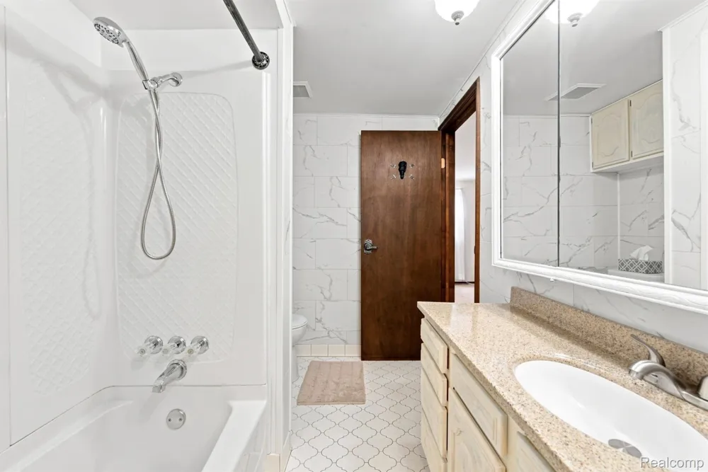 13200 Mercier Street Southgate City, MI 48195