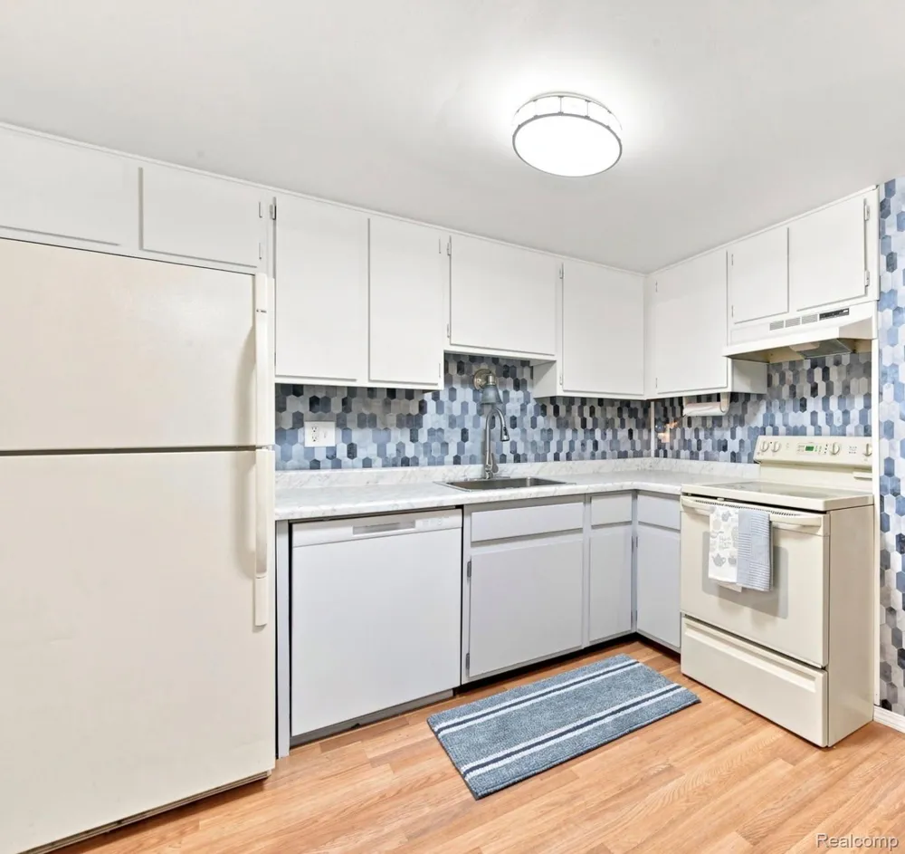 13200 Mercier Street Southgate City, MI 48195