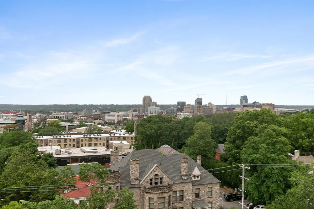 505 Cherry Street SE #404 Grand Rapids, MI 49503