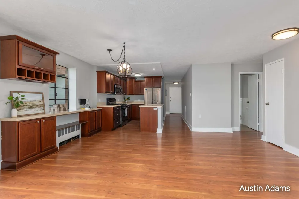 505 Cherry Street SE #404 Grand Rapids, MI 49503