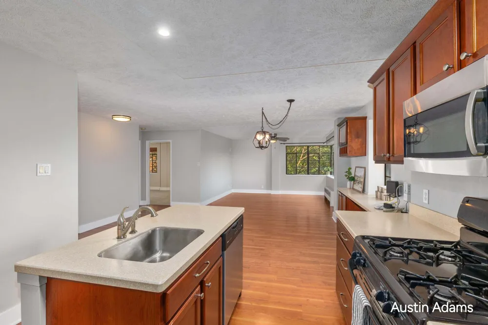 505 Cherry Street SE #404 Grand Rapids, MI 49503