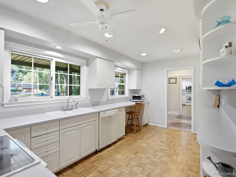 2314 Ostrum Drive Waterford Charter Township, MI 48328