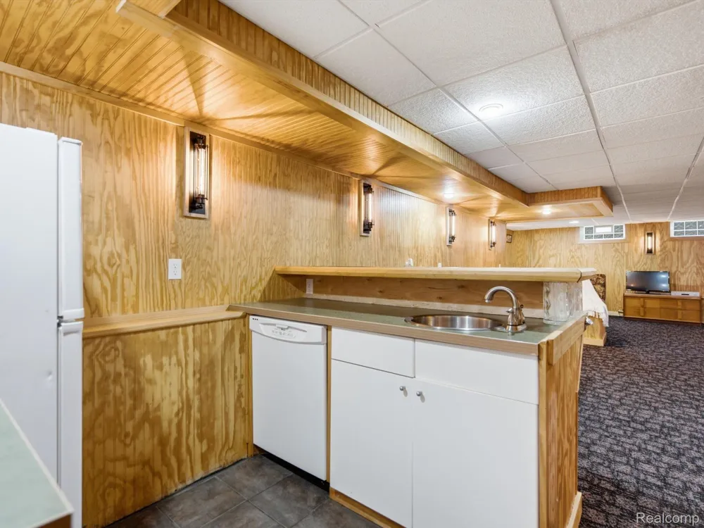 2314 Ostrum Drive Waterford Charter Township, MI 48328