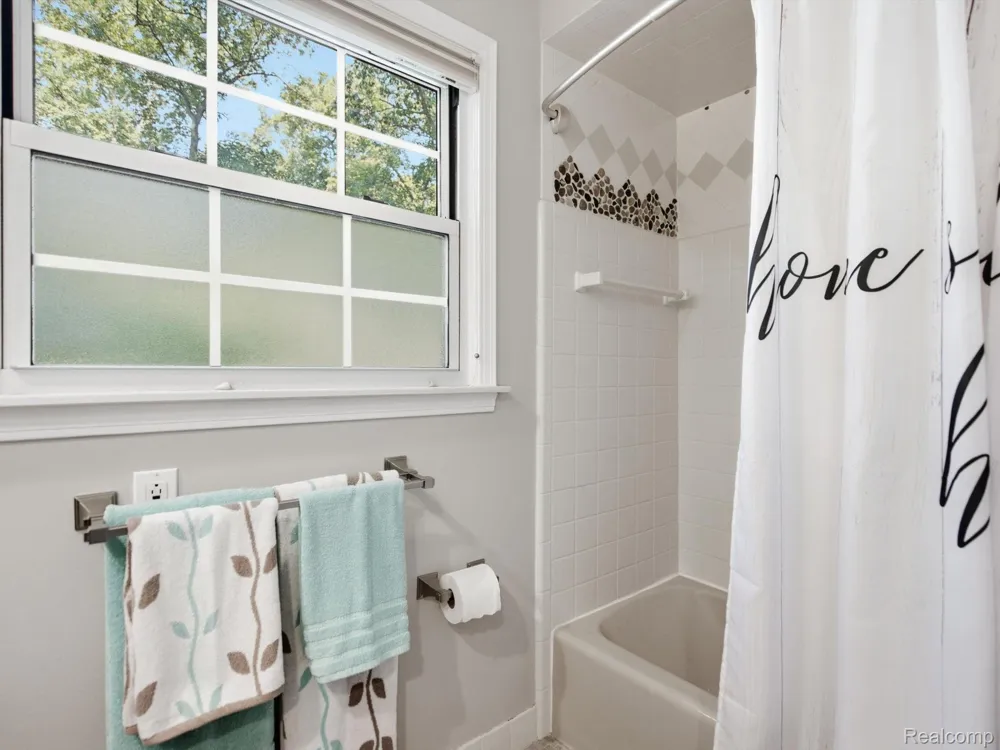 2314 Ostrum Drive Waterford Charter Township, MI 48328