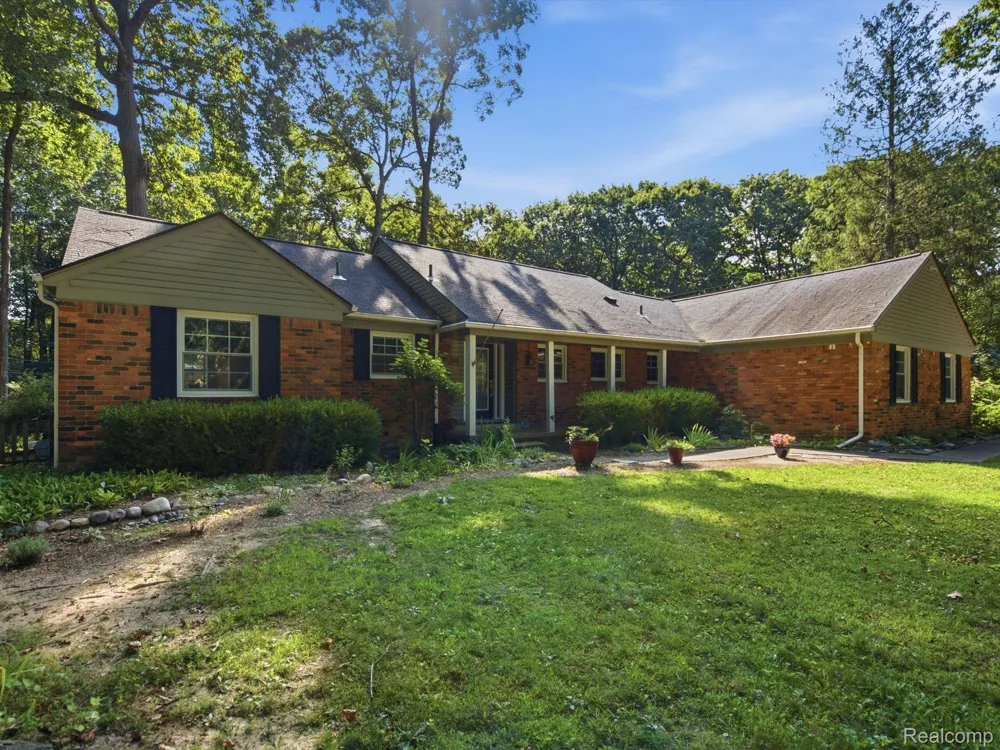 2314 Ostrum Drive Waterford Charter Township, MI 48328