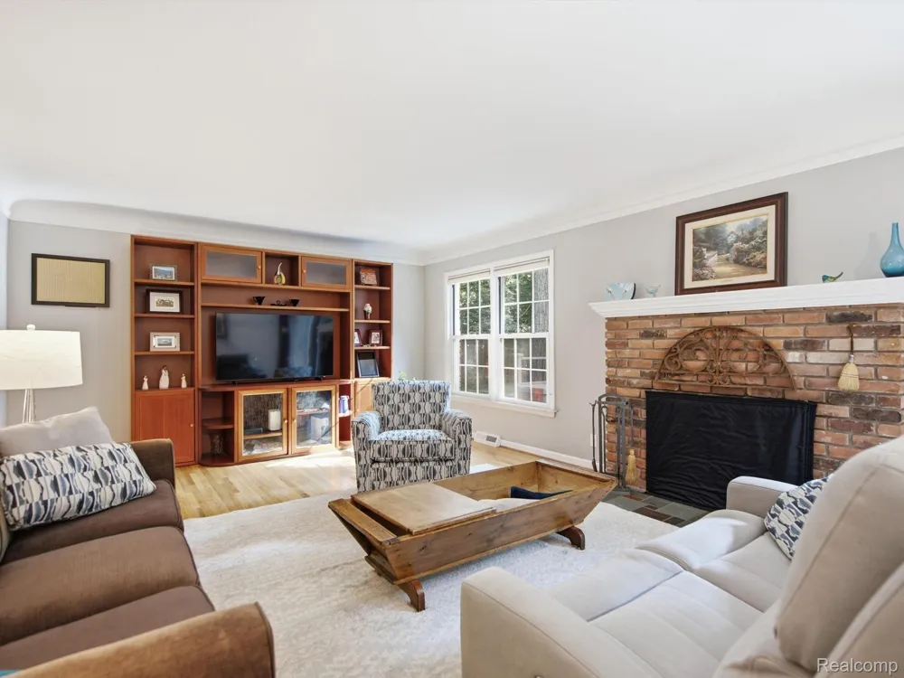 2314 Ostrum Drive Waterford Charter Township, MI 48328