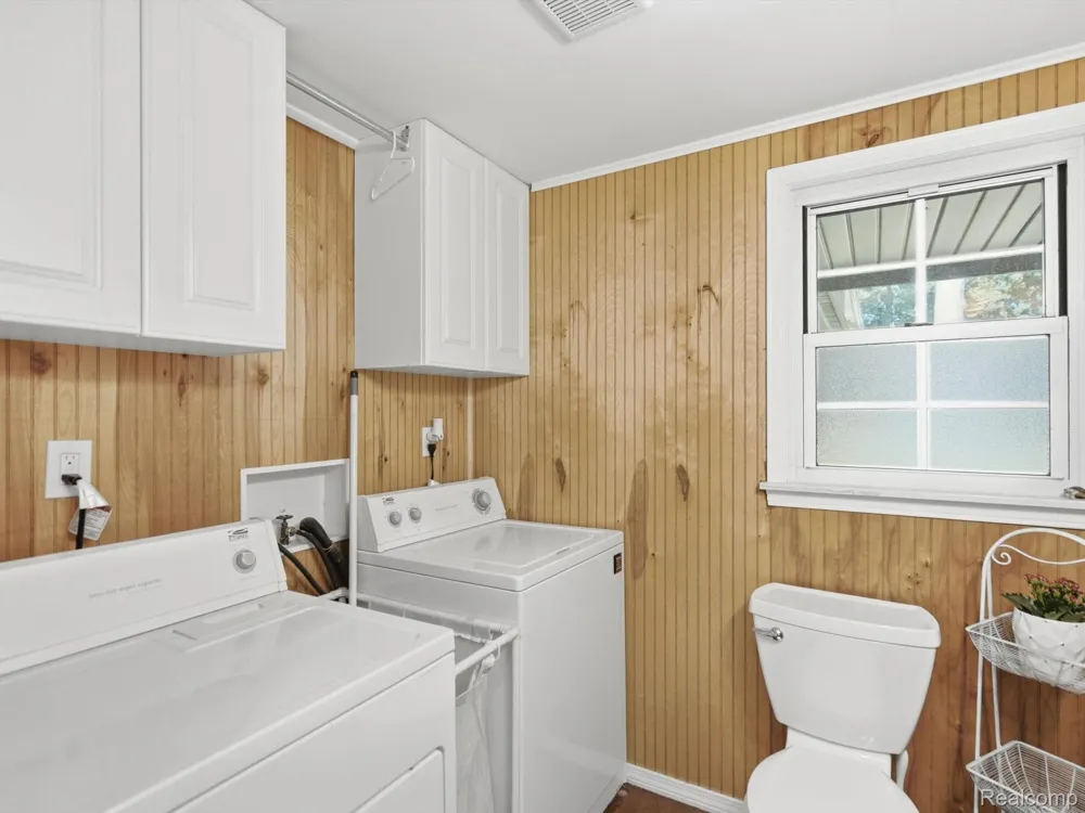 2314 Ostrum Drive Waterford Charter Township, MI 48328