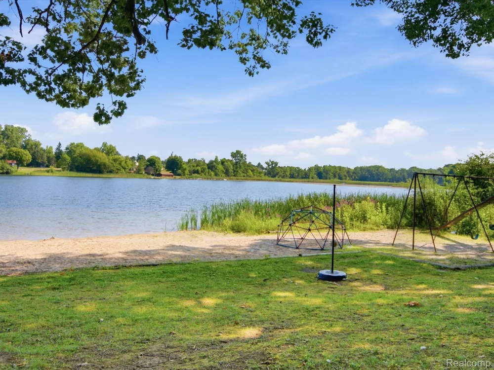 2314 Ostrum Drive Waterford Charter Township, MI 48328