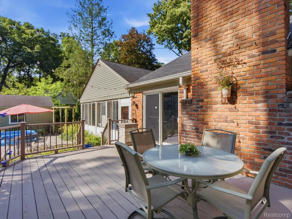 2314 Ostrum Drive Waterford Charter Township, MI 48328