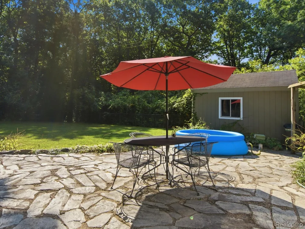 2314 Ostrum Drive Waterford Charter Township, MI 48328