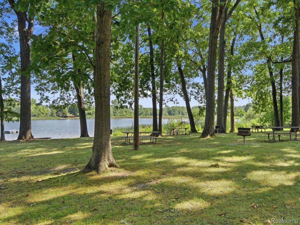 2314 Ostrum Drive Waterford Charter Township, MI 48328