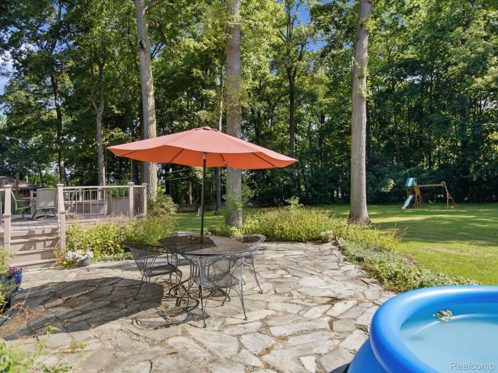 2314 Ostrum Drive Waterford Charter Township, MI 48328