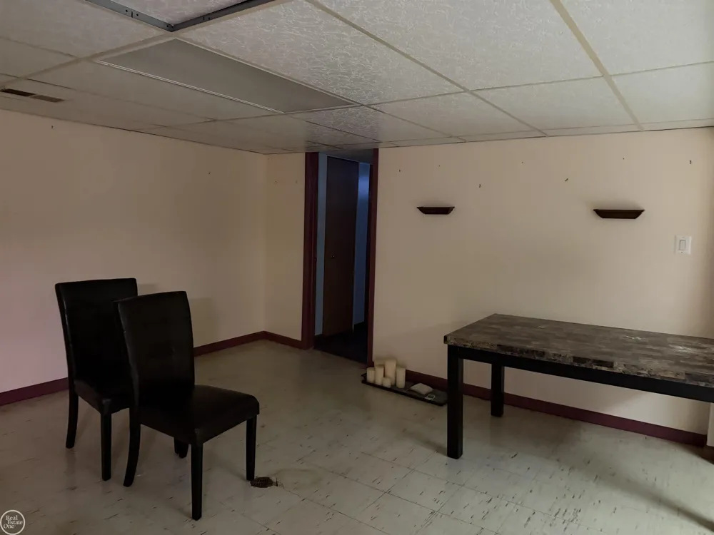 21419 E 13 Mile Road St Clair Shores City, MI 48082