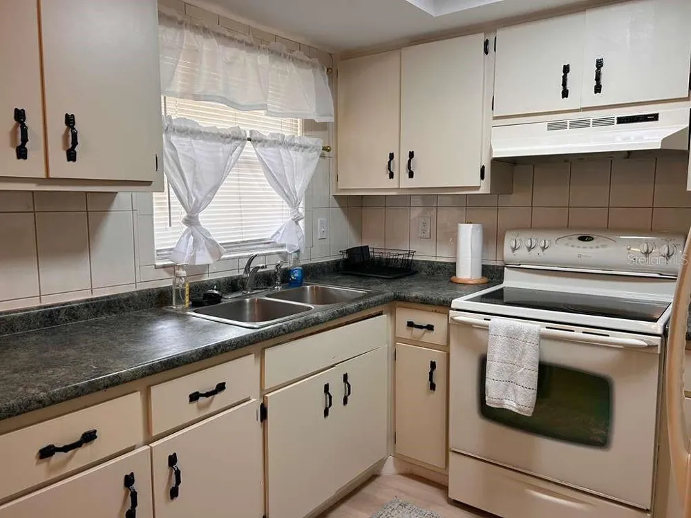 6029 WYOMING AVENUE New Port Richey, FL 34653