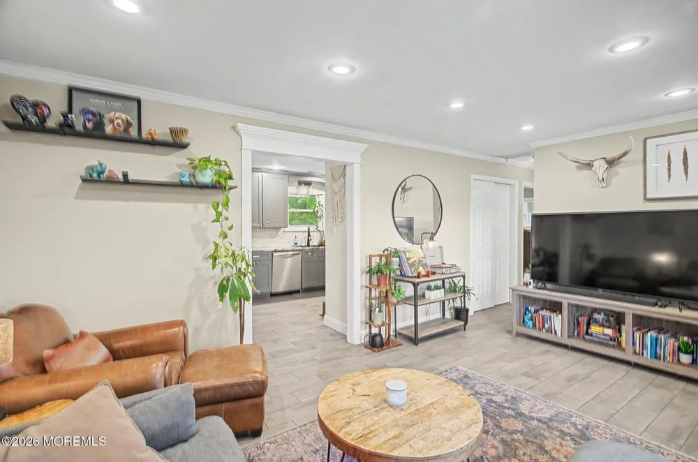 18 Fresno Street Barnegat, NJ 08005