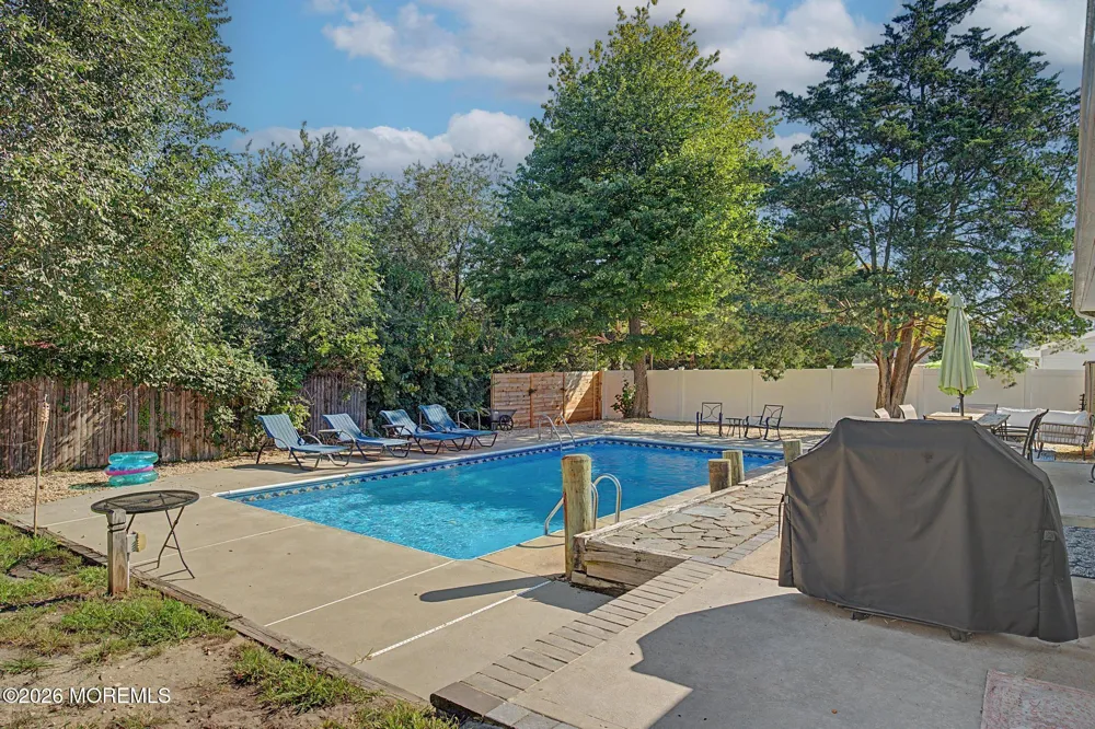 18 Fresno Street Barnegat, NJ 08005