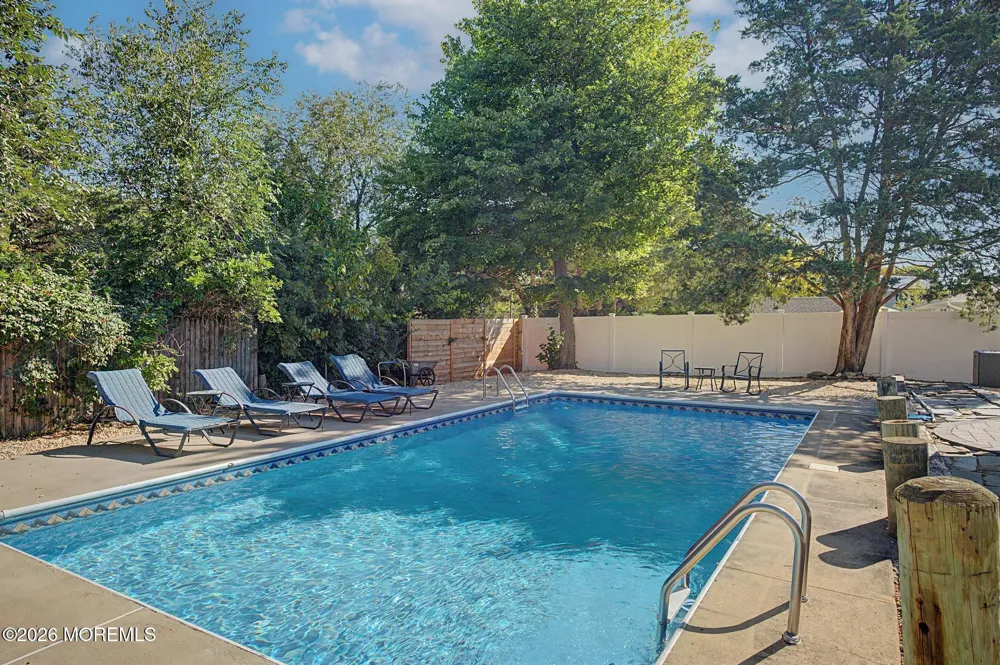 18 Fresno Street Barnegat, NJ 08005
